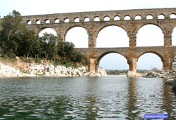 Vers Pont du Gard